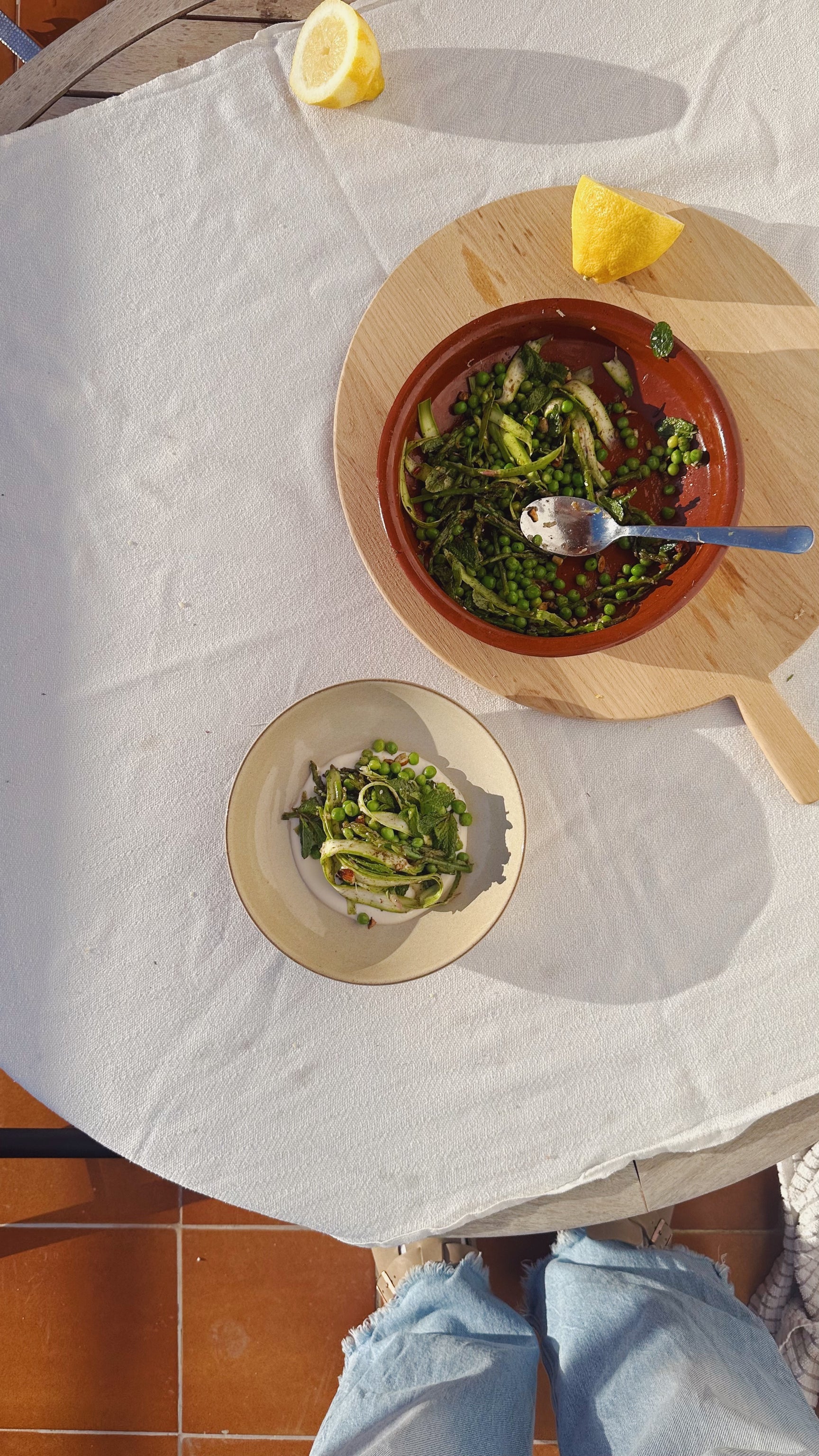 Warm asparagus salad